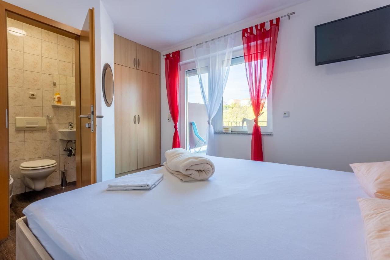 Rimac Apartment And Rooms Novi Vinodolski Exterior foto